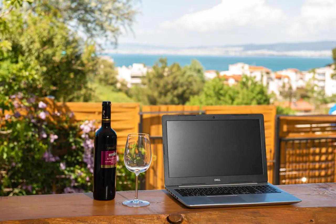 Grand Seaview Retreat - Walk To The Beach Неи-Эпиватай
